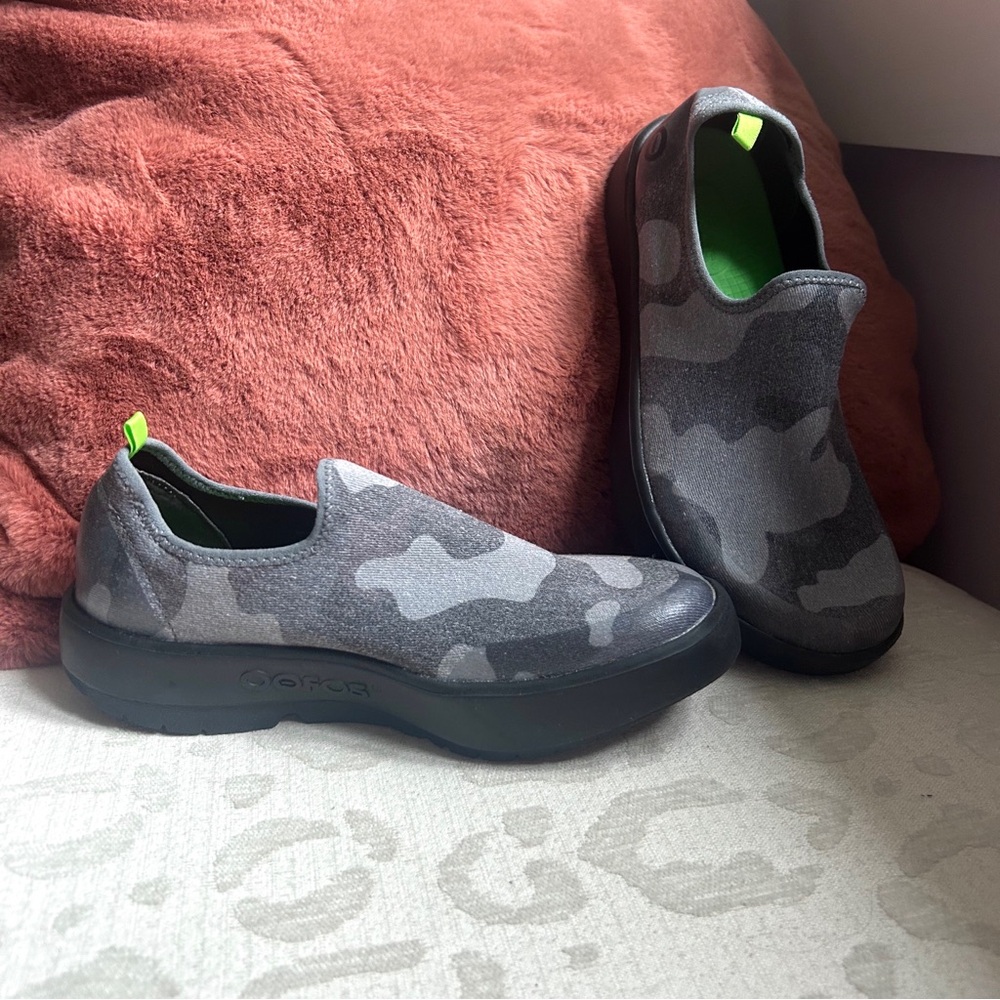 OOFOS OOmg EeZee LTD Gray Camouflage Slip-On Shoes size 7 EU38 - Picture 9 of 9